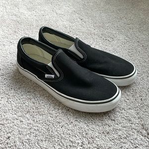 Vans off the wall- black slip on